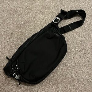 Orbitkey Urban Sling Plus 6L EDC Sling Bag in Black